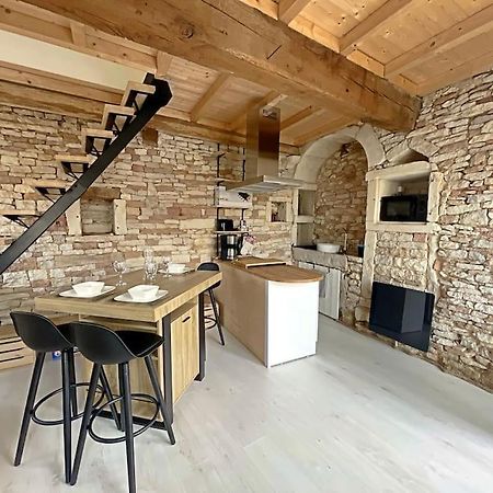Charmante Maison De Village Vire  Экстерьер фото