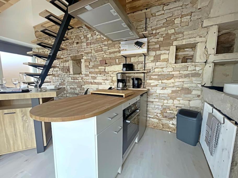 Charmante Maison De Village Vire  Экстерьер фото